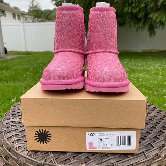 NWT/NIB UGG Toddler Classic II Glitter Leopard Animal Print Boots (sizes 7) - Picture 2 of 7